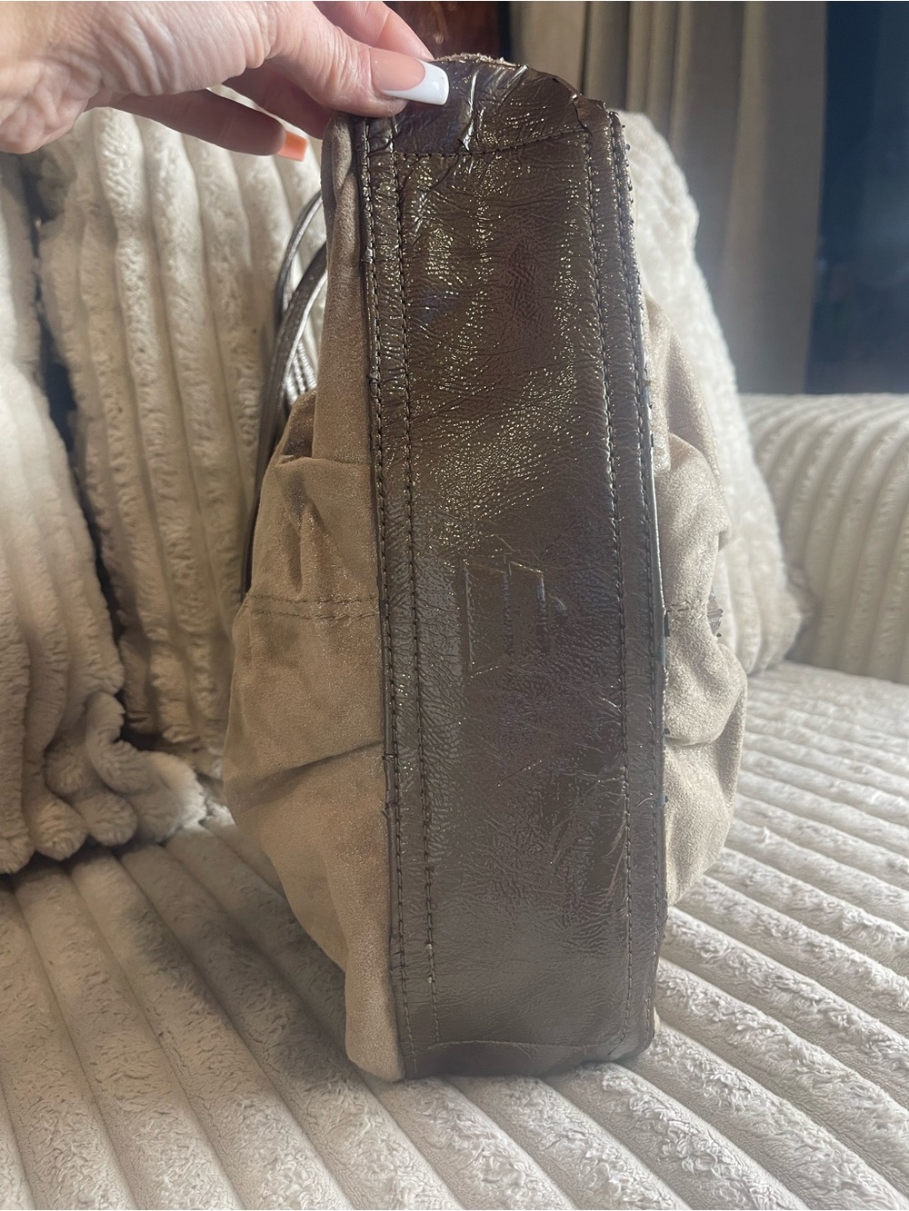 🔺️SOLD🔺️Kathy Van Zeeland Tan and Dark Brown Gathered Satchel - Picture 5 of 8